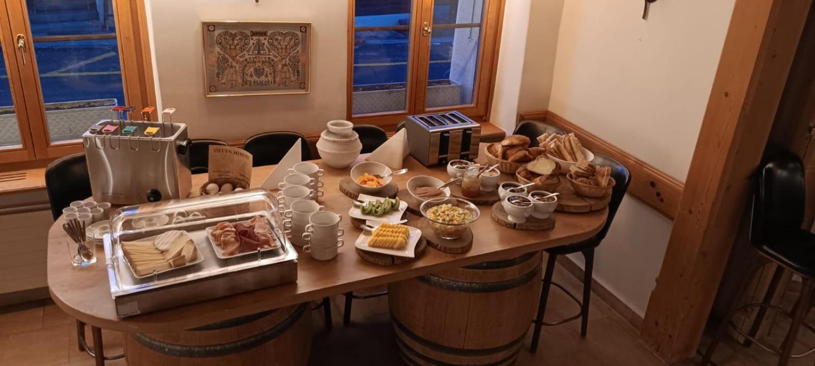 Hotel De Commune غشتاد المظهر الخارجي الصورة