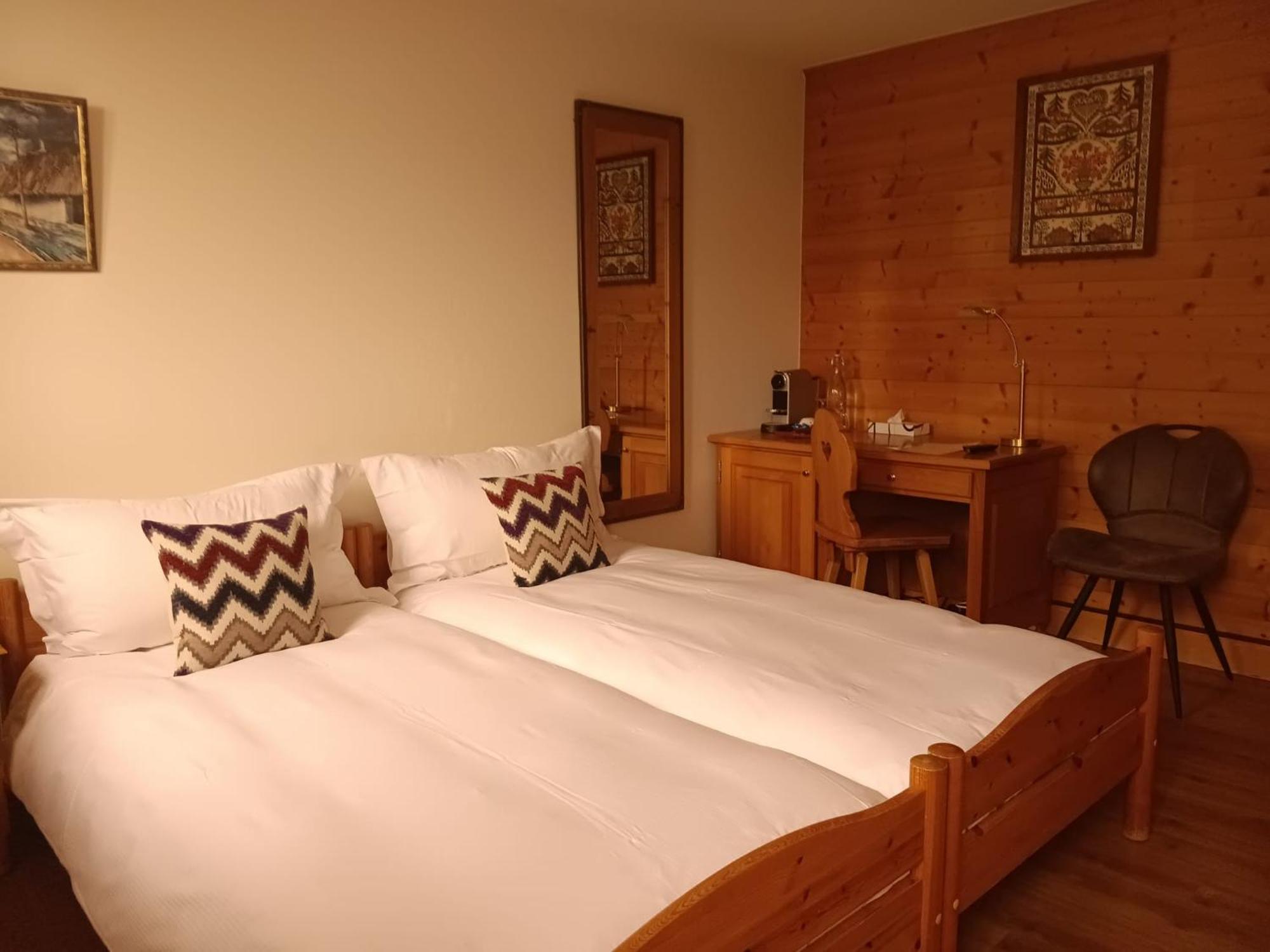 Hotel De Commune غشتاد المظهر الخارجي الصورة