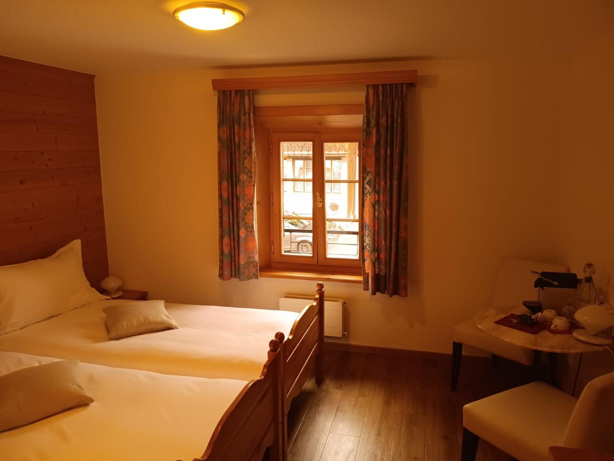 Hotel De Commune غشتاد المظهر الخارجي الصورة